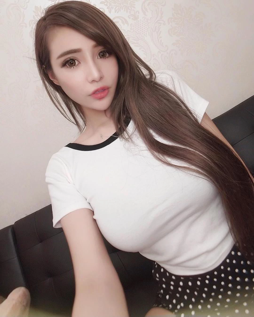 4398080.webp