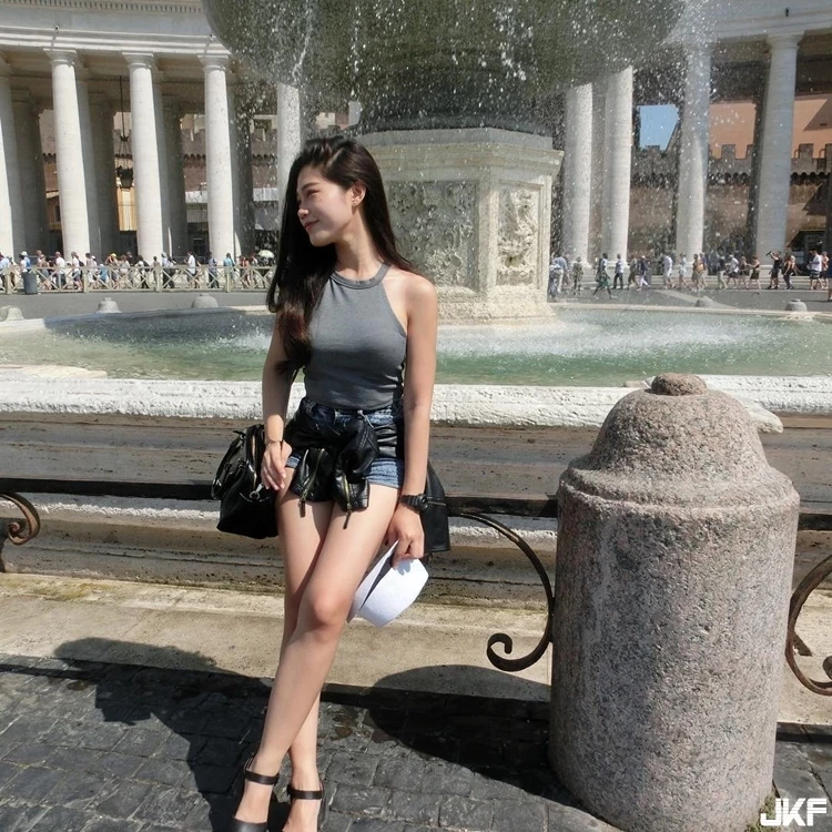 16881397.webp