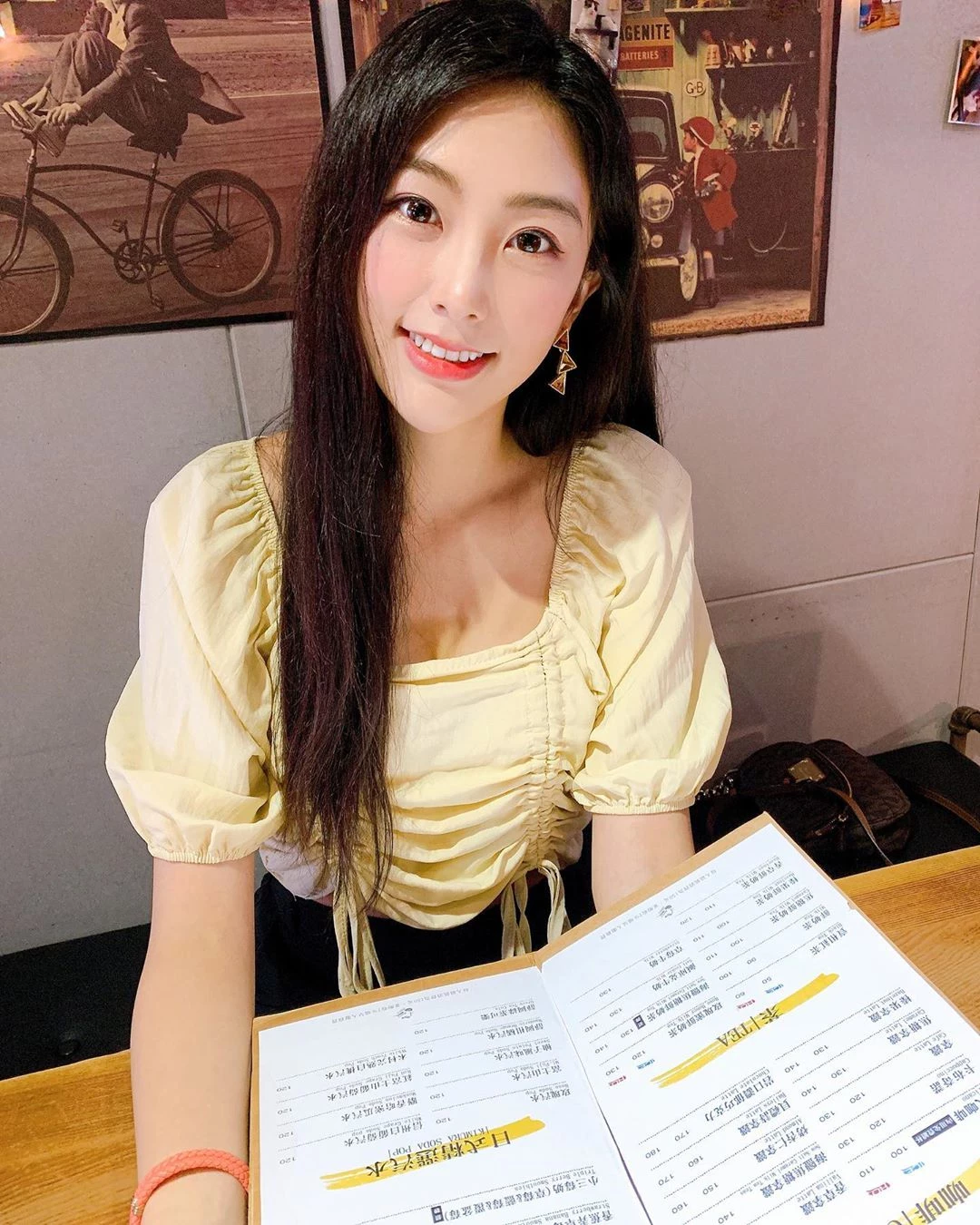 3879163.webp