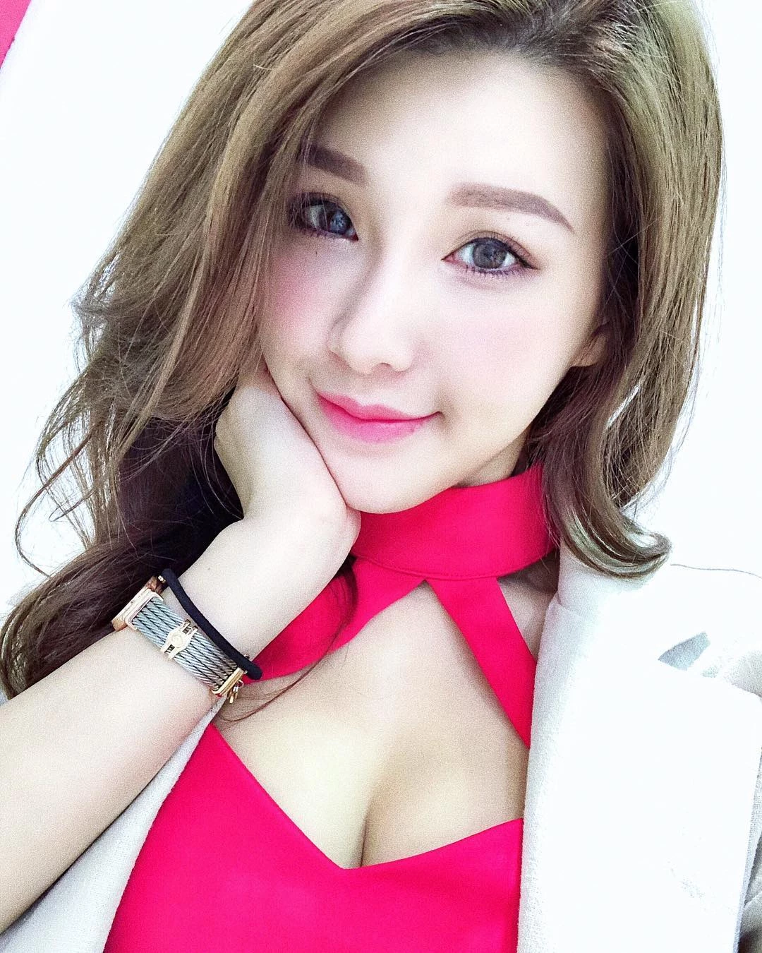 4055660.webp