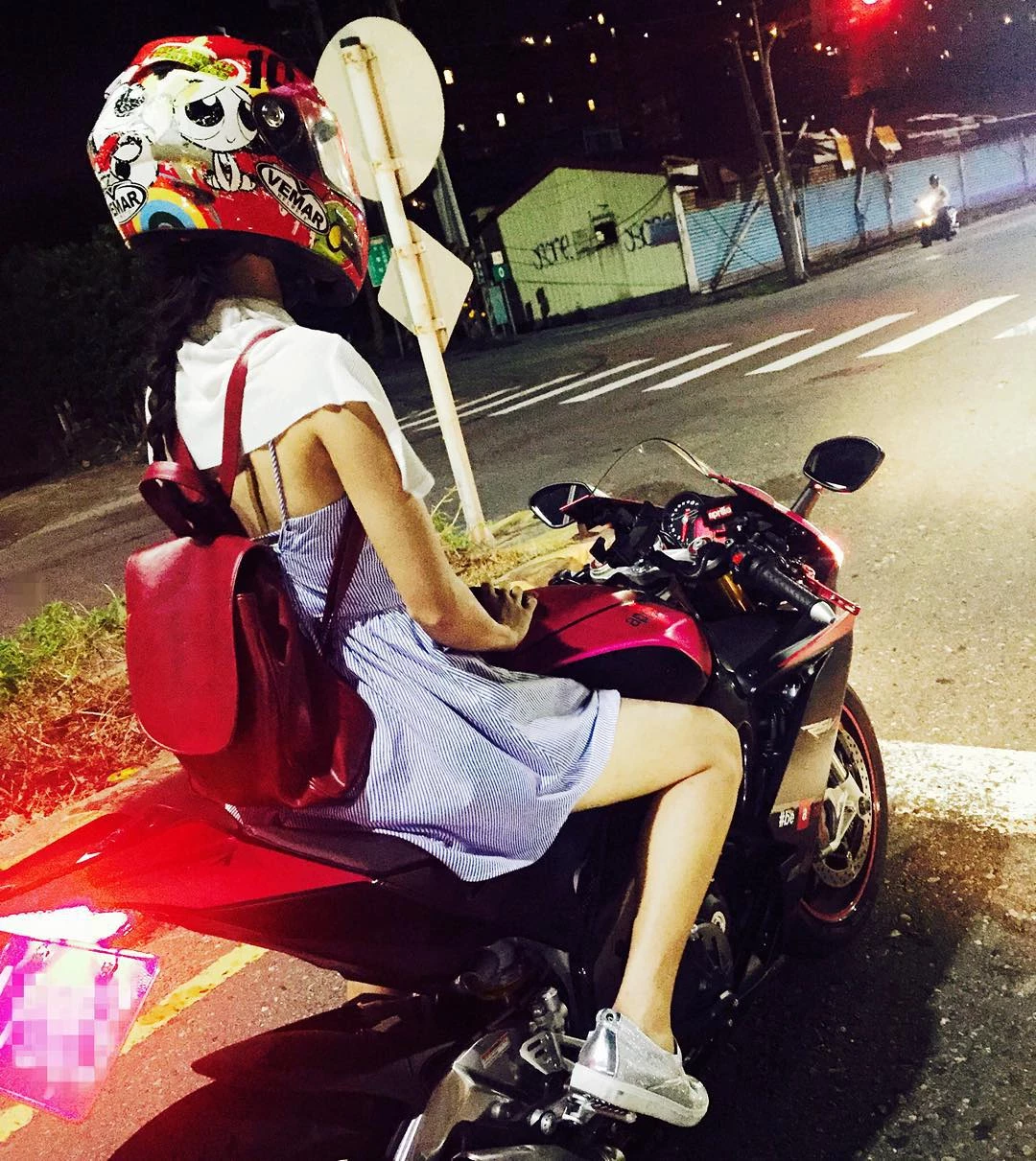 4046700.webp
