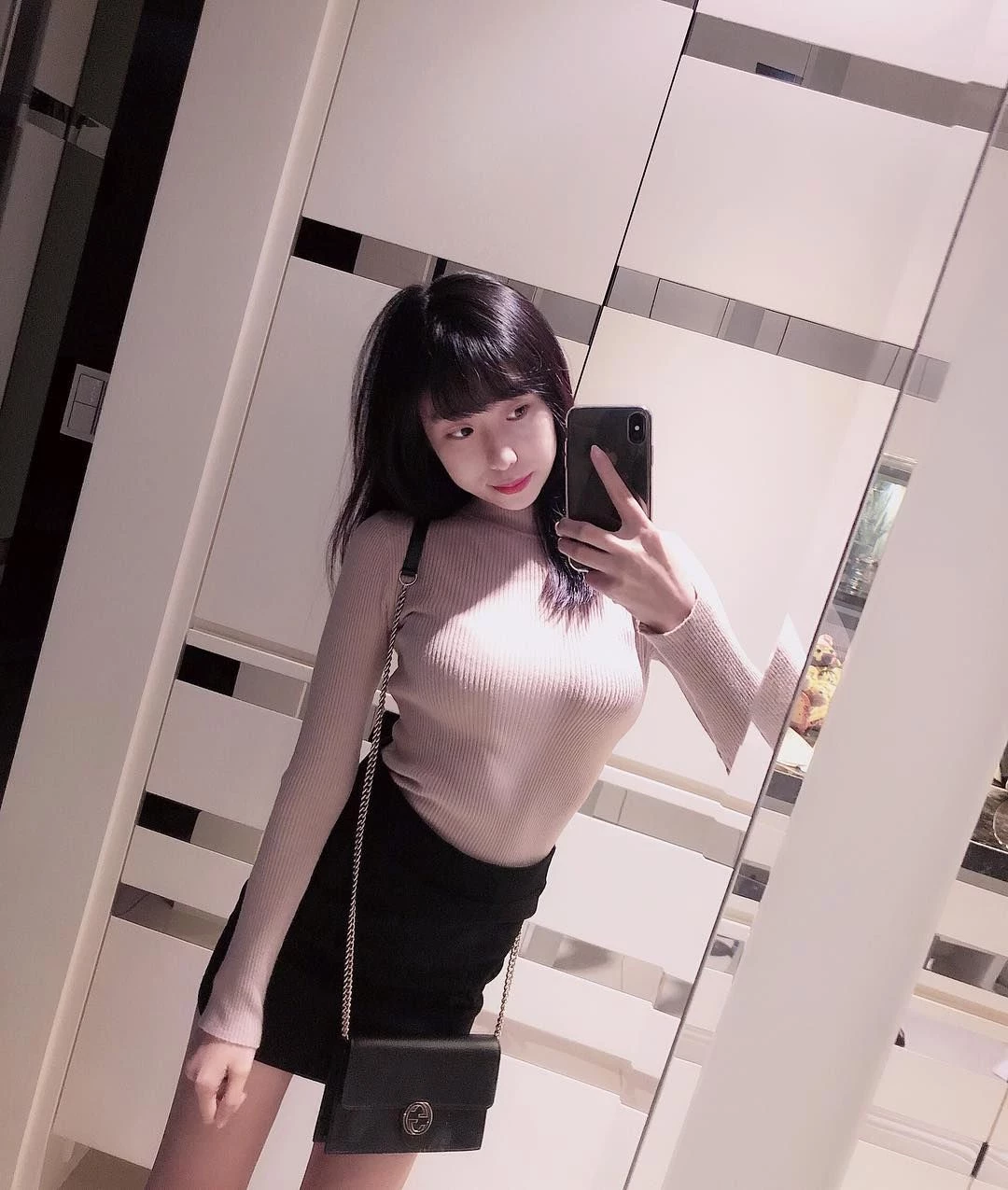 4128589.webp