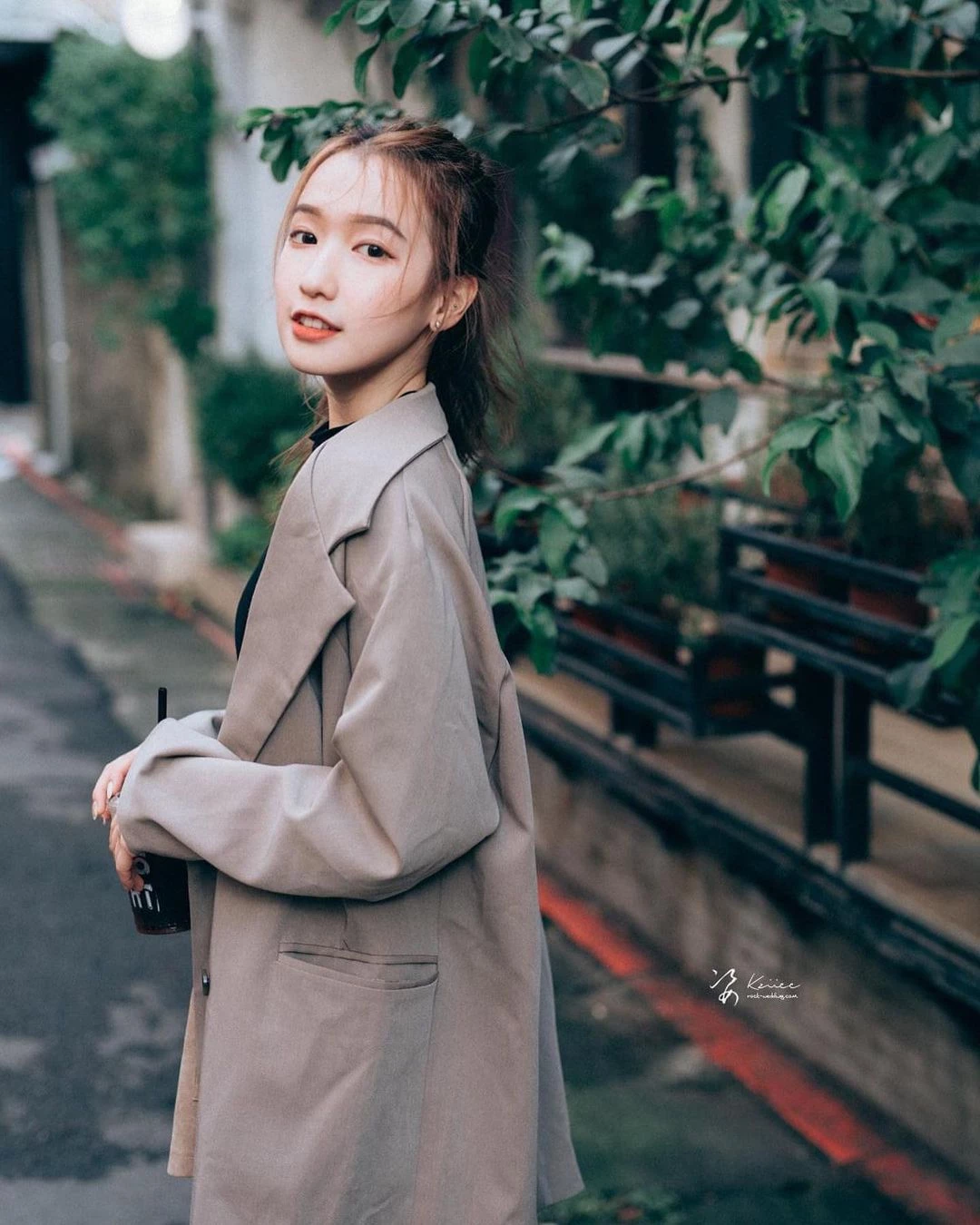 165741j2obonkottkro48x.webp