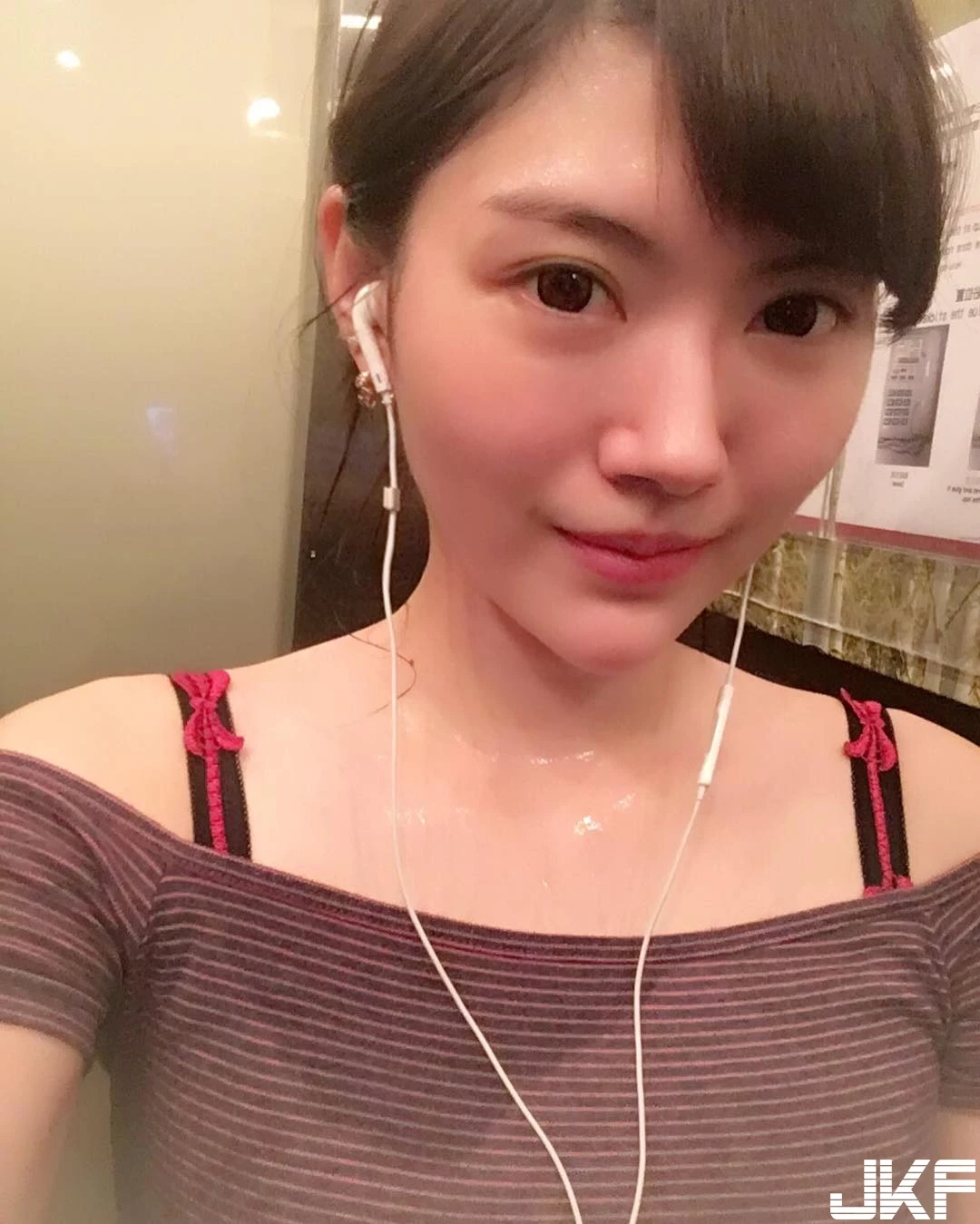 16801093.webp