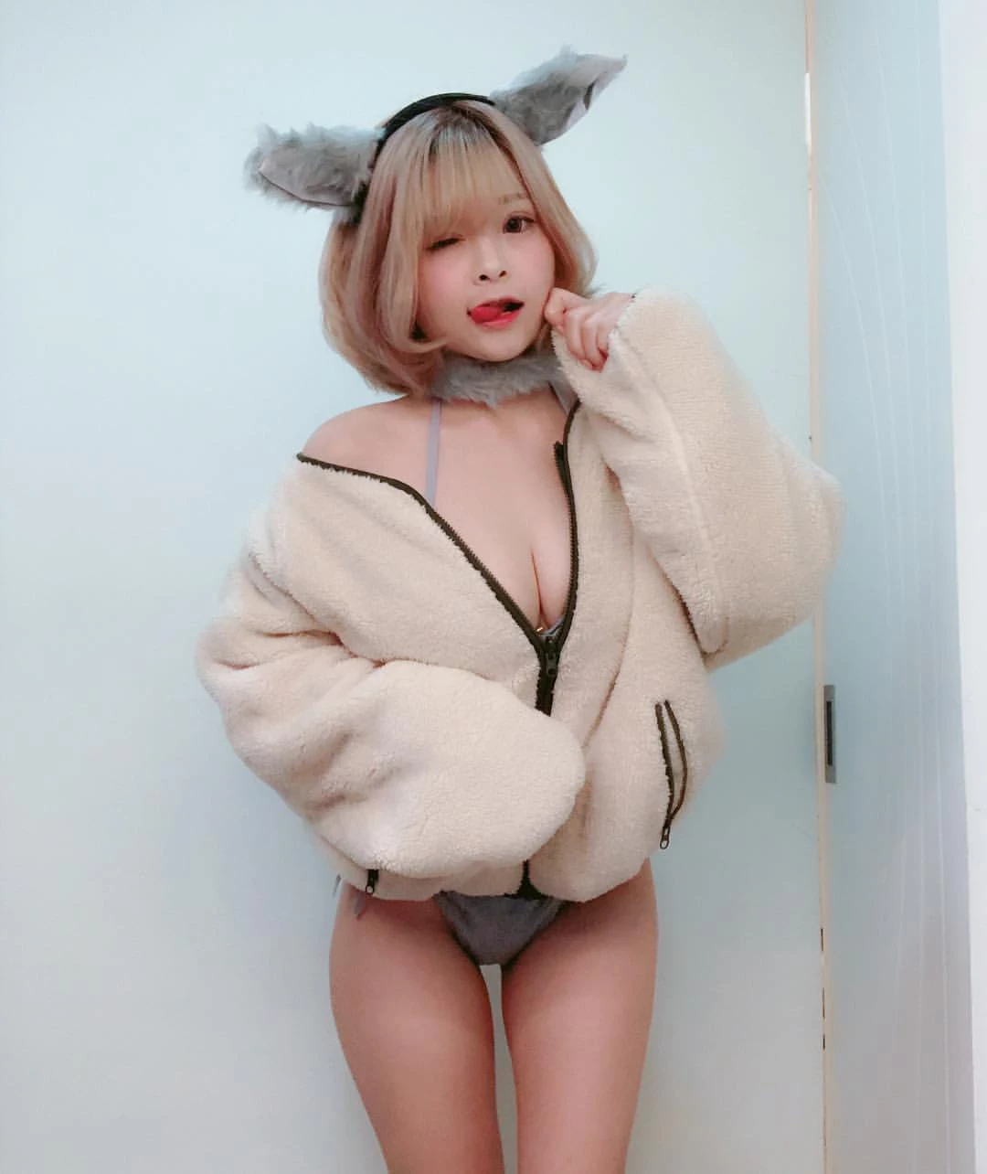 4472590.webp
