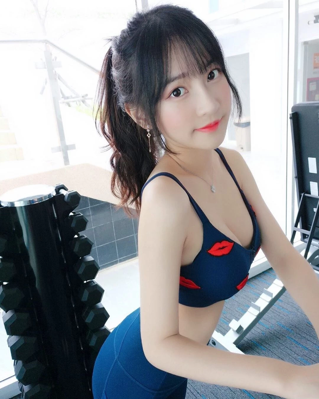 4074289.webp