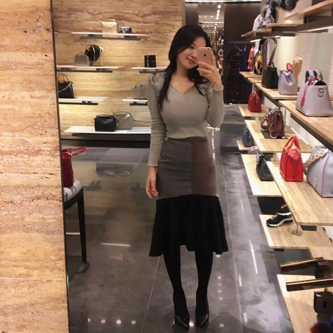 4382458.webp