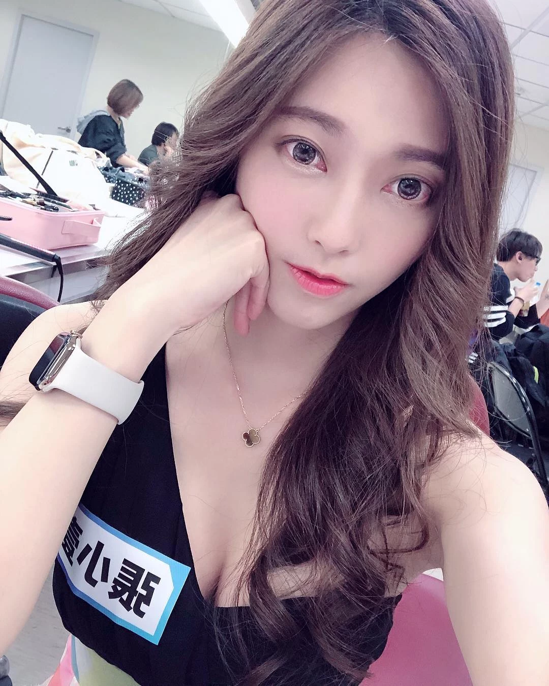 3913412.webp
