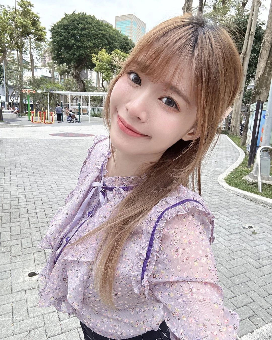 24318815.webp