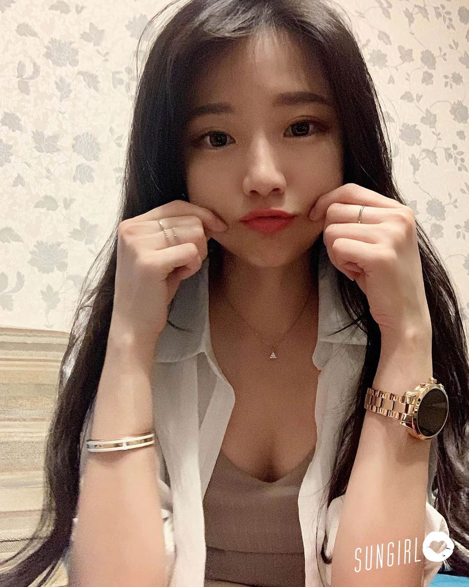 3952071.webp