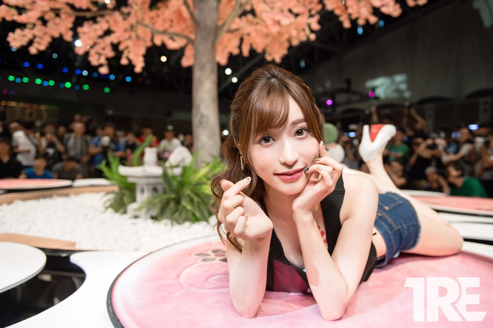 4275990.webp