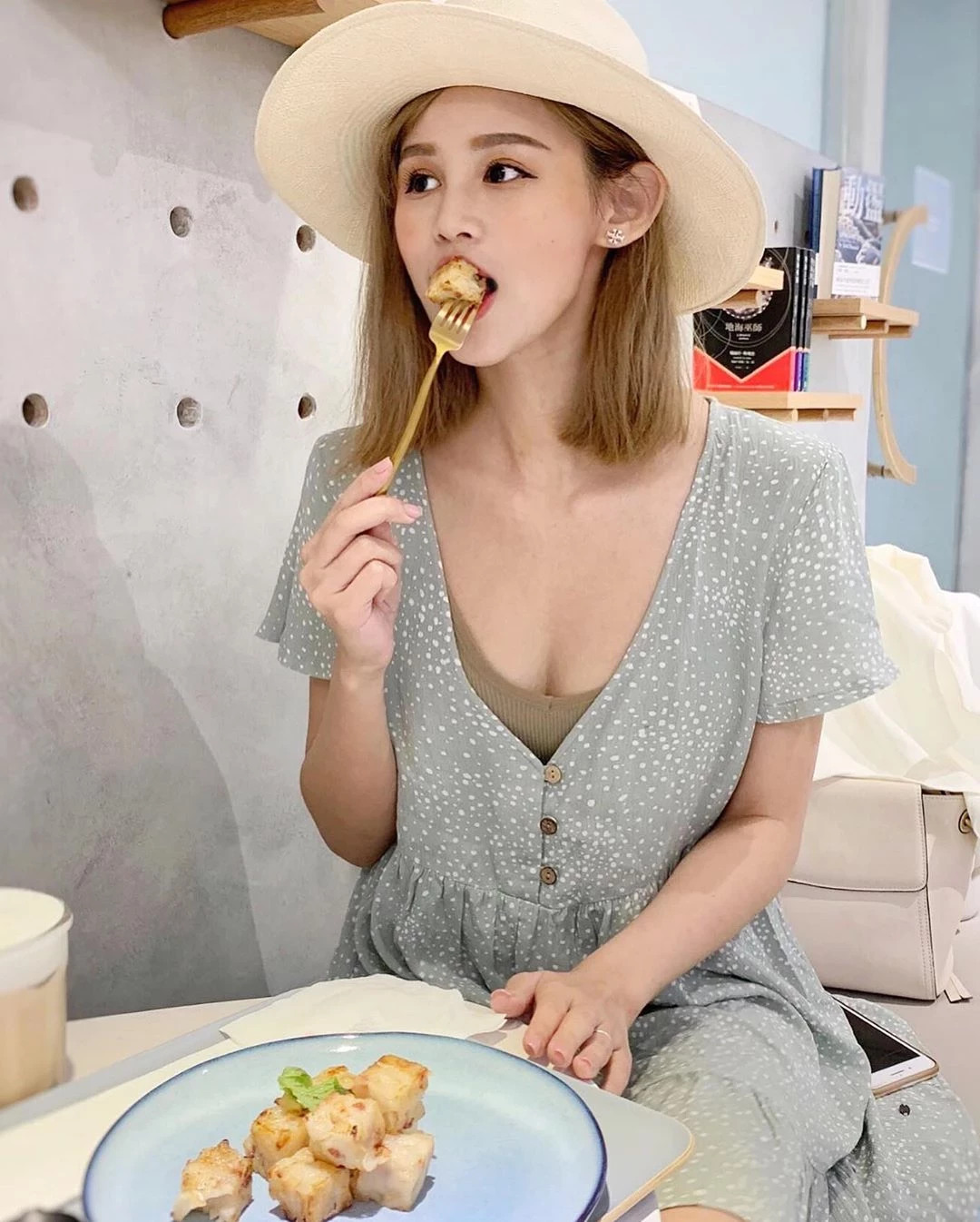 3931998.webp