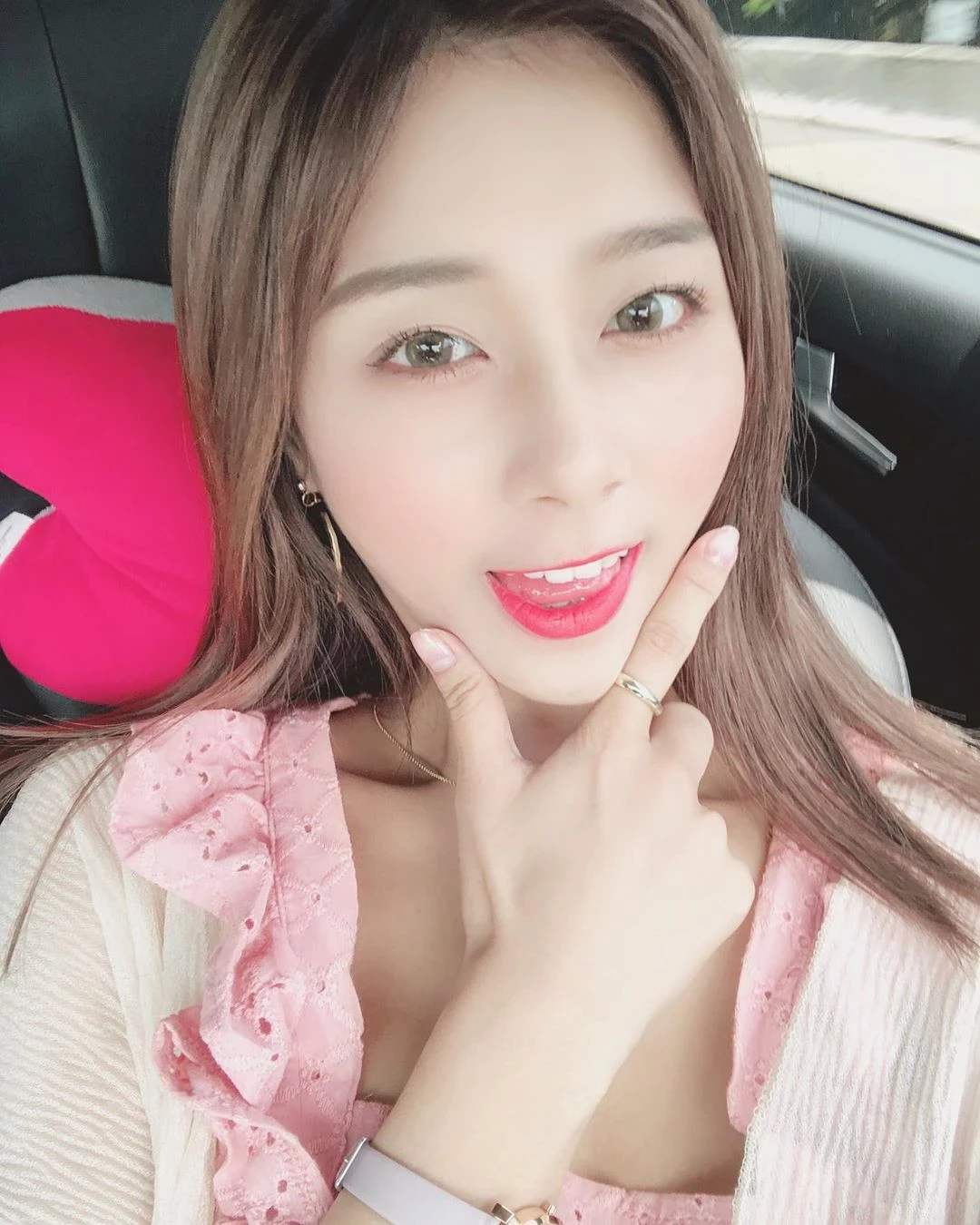 3941810.webp