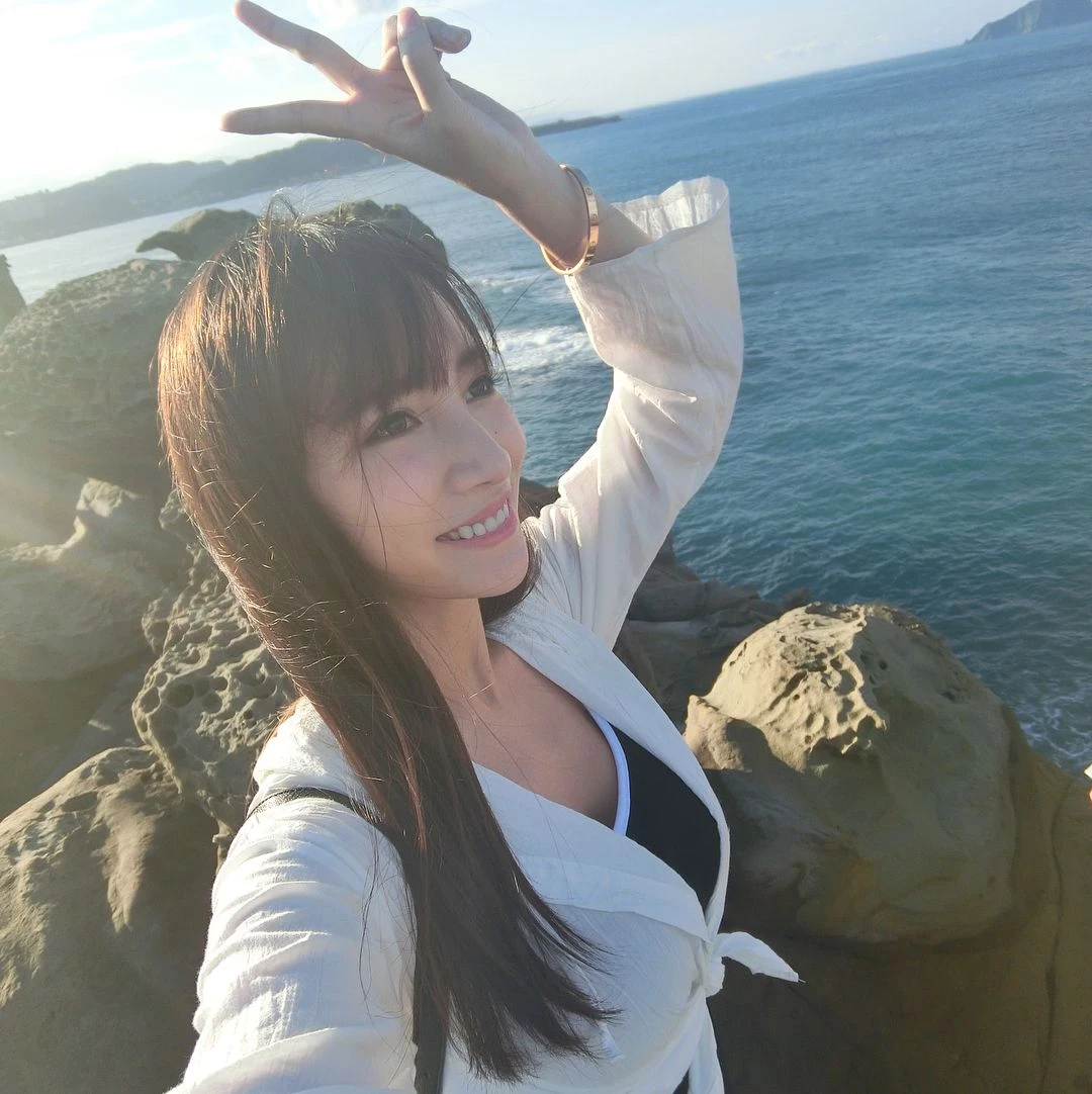 4354188.webp