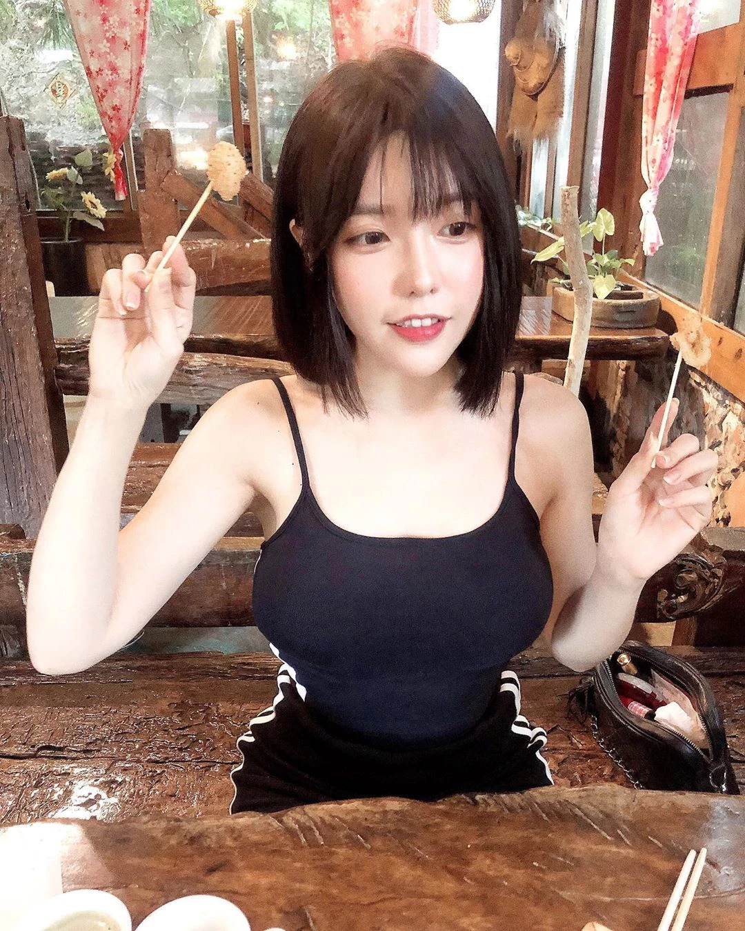 4094192.webp
