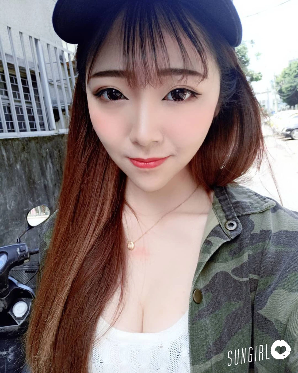 3962003.webp