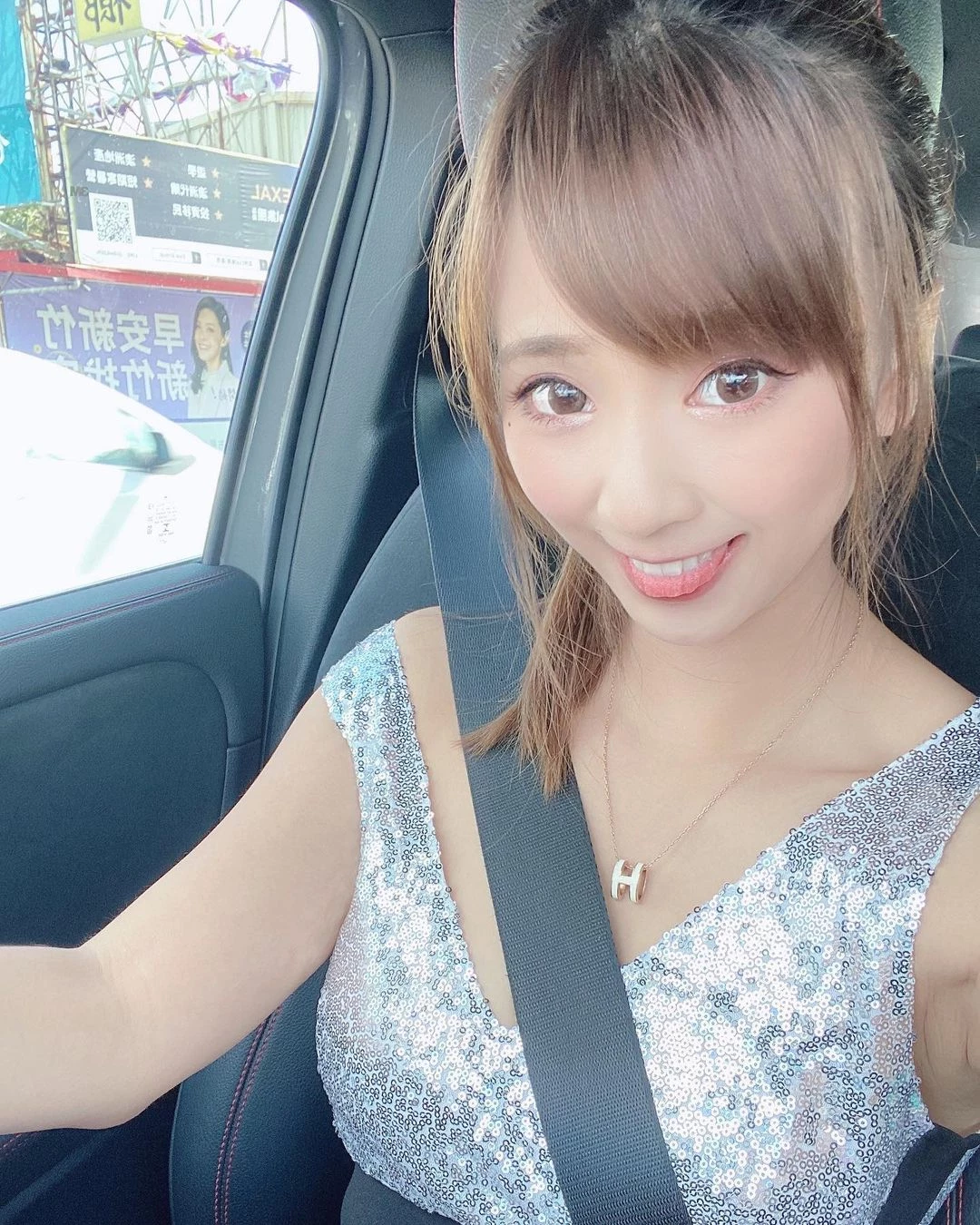 28118298.webp