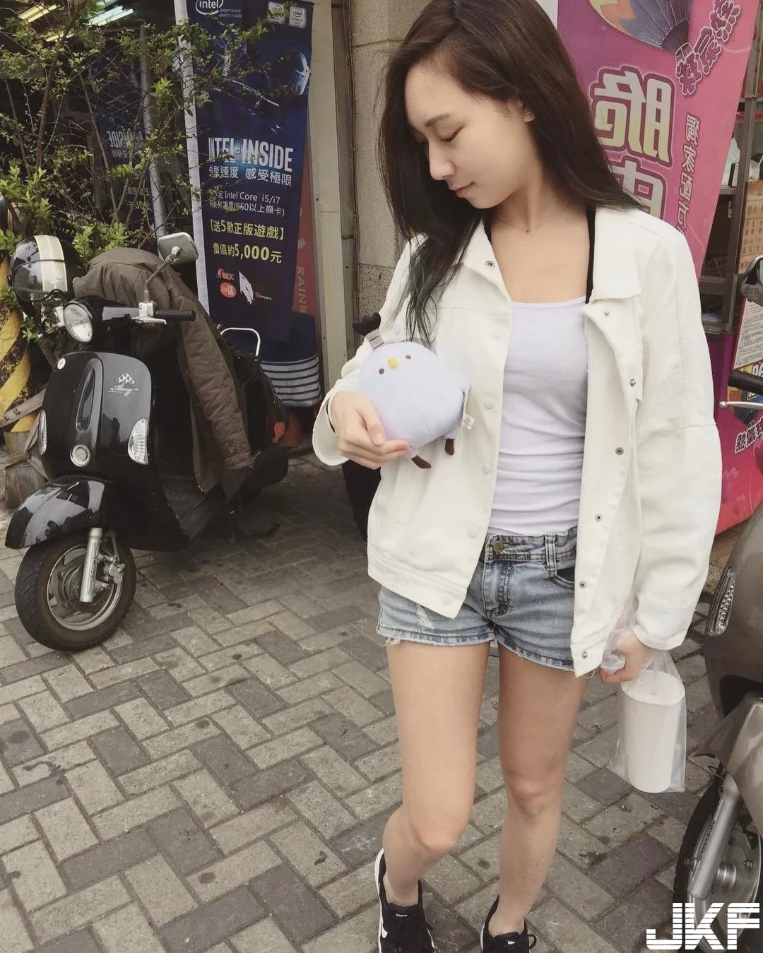 4902451.webp