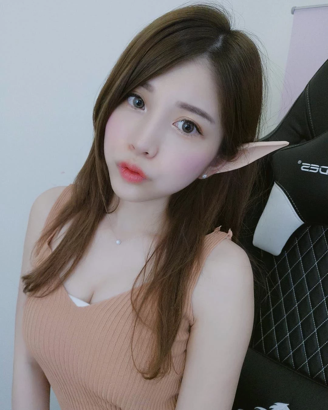 4266838.webp