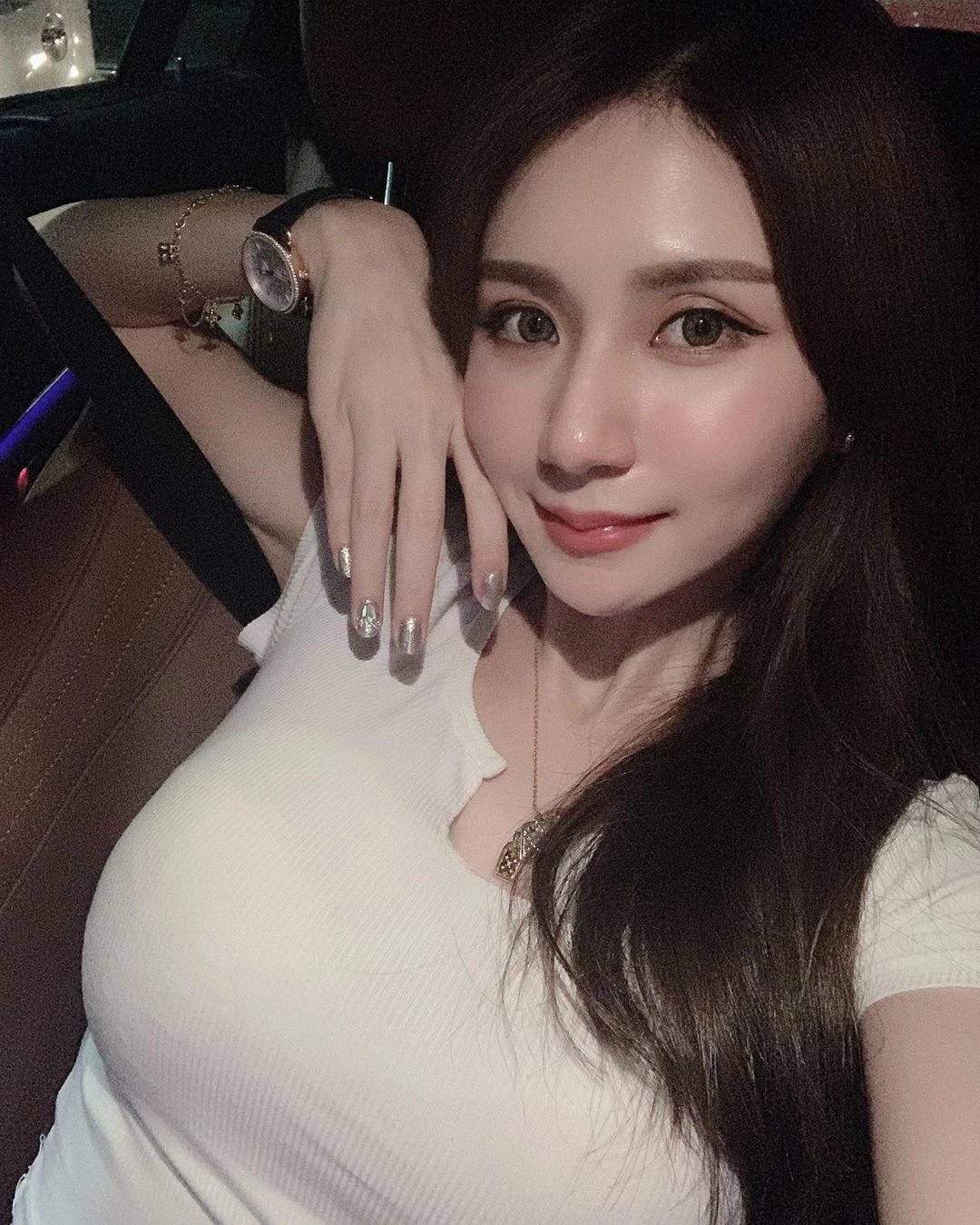 4099452.webp