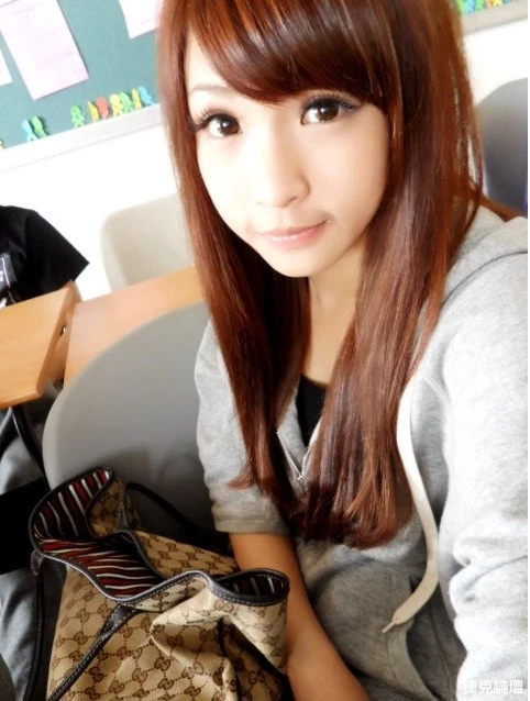 17564318.webp