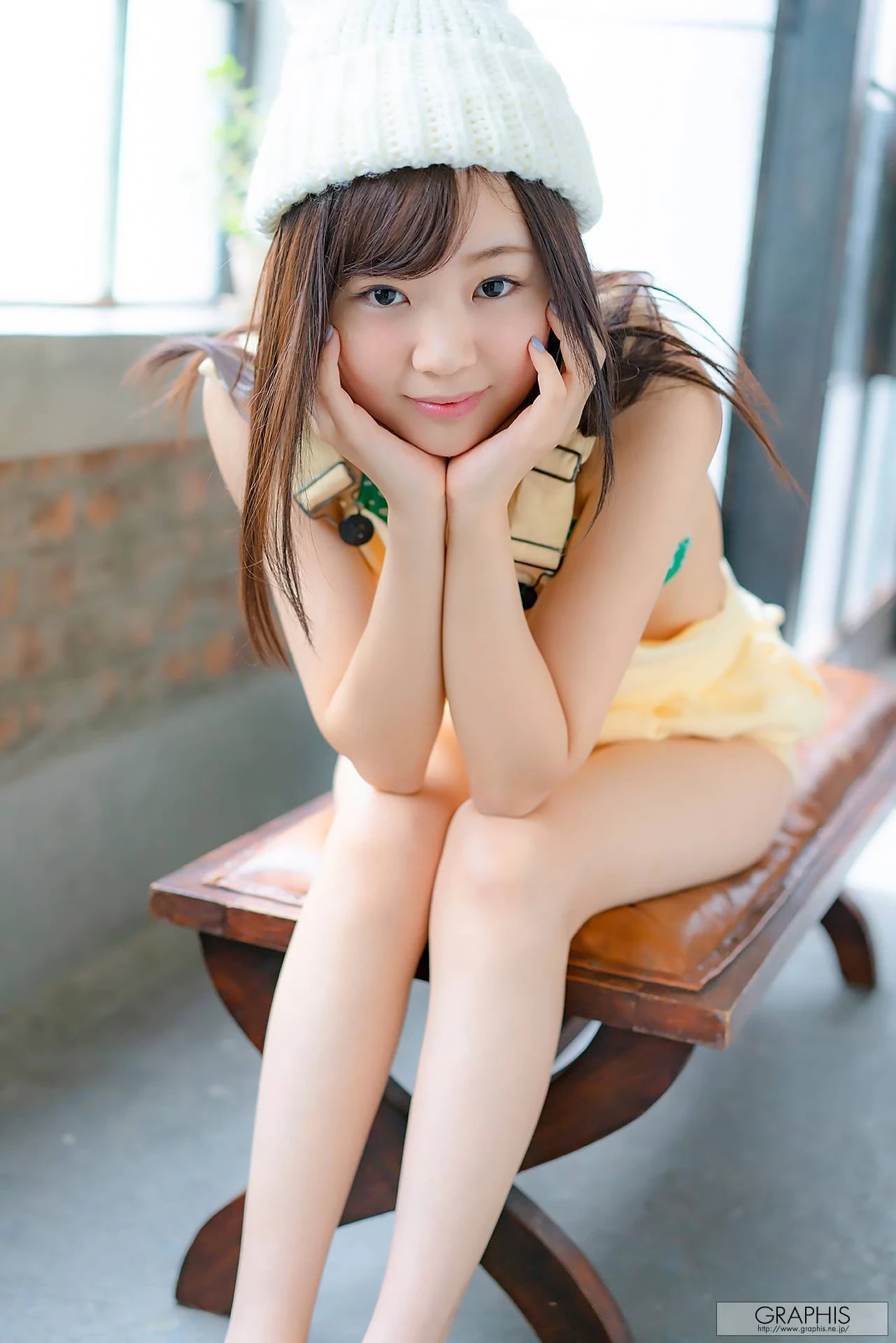 8038436.webp
