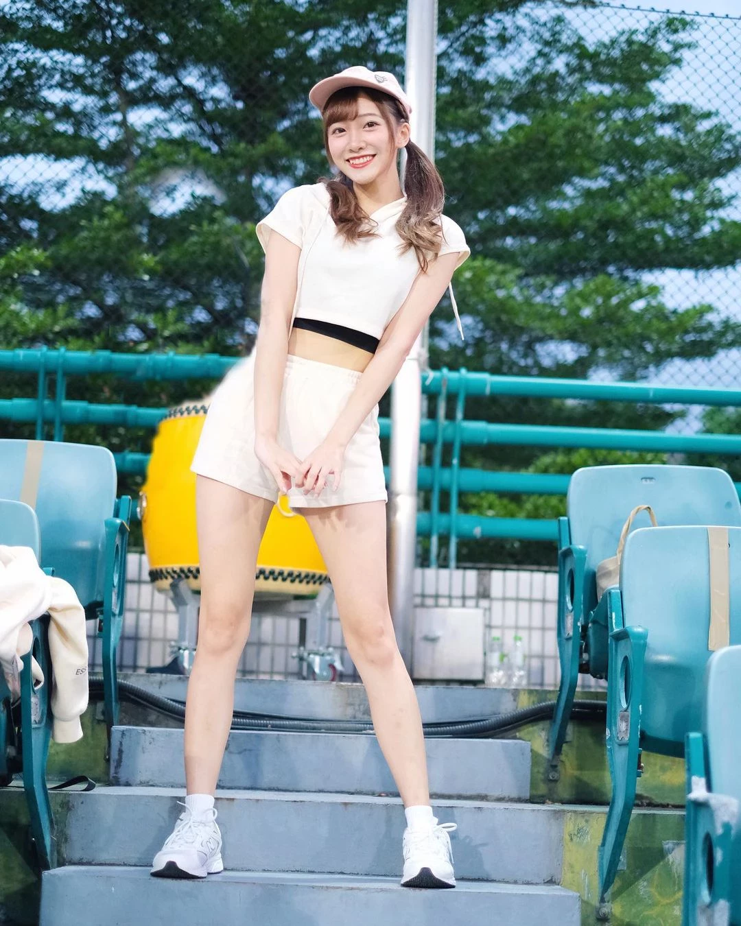 28403319.webp
