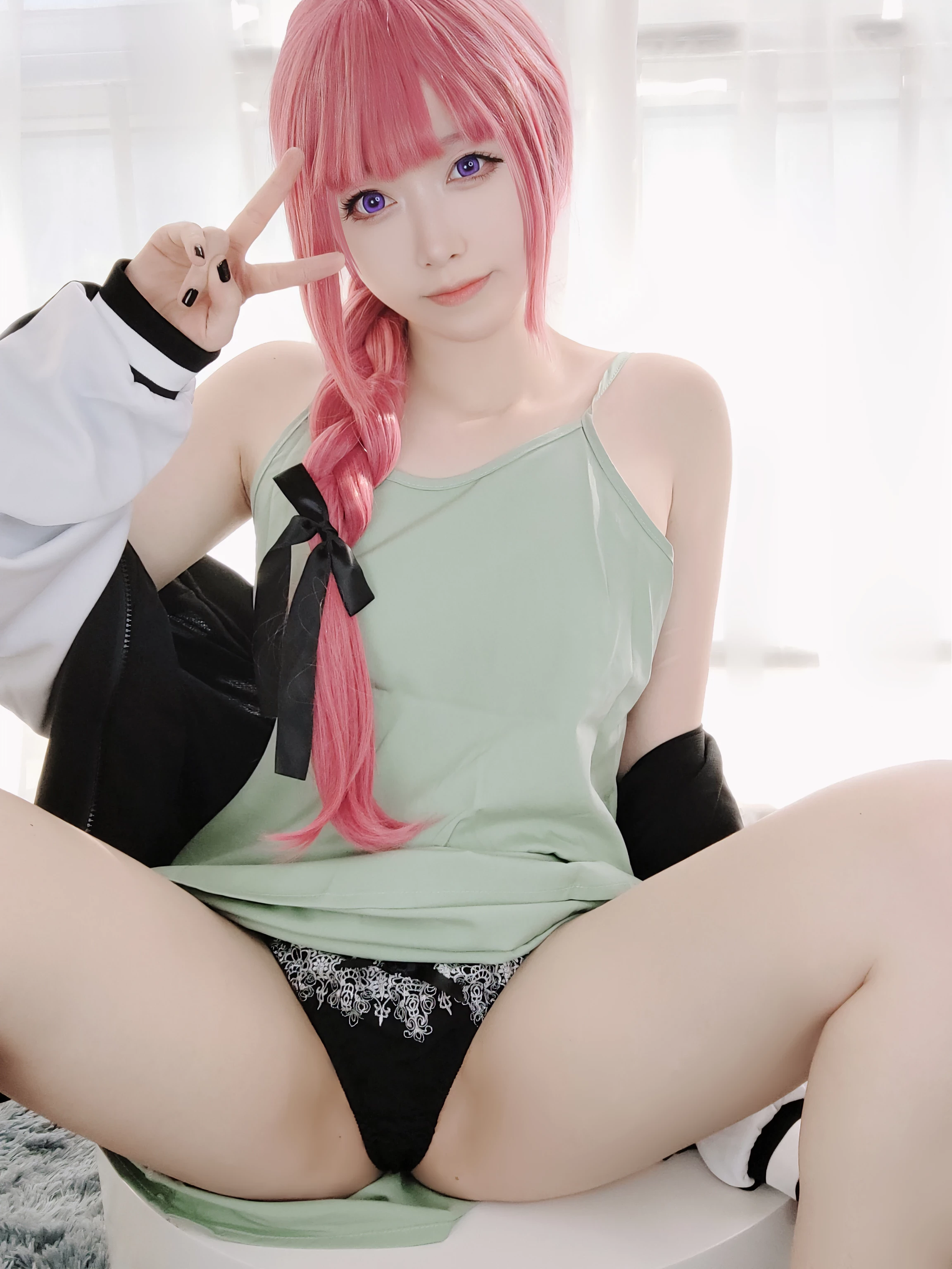 28495303.webp