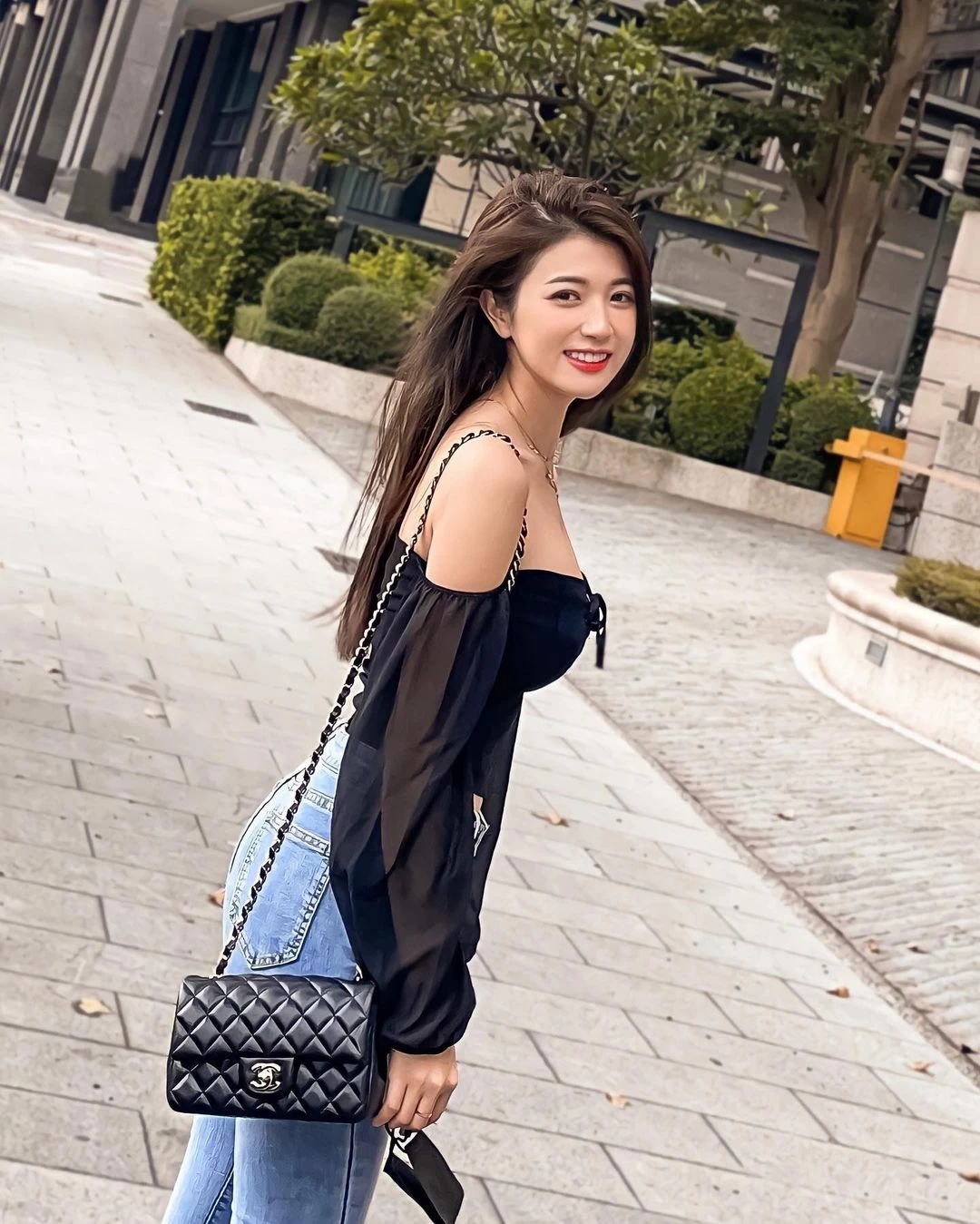 19383838.webp