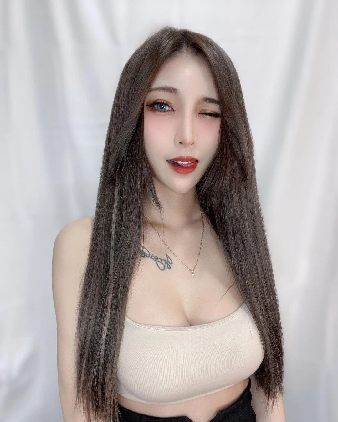 19467877.webp