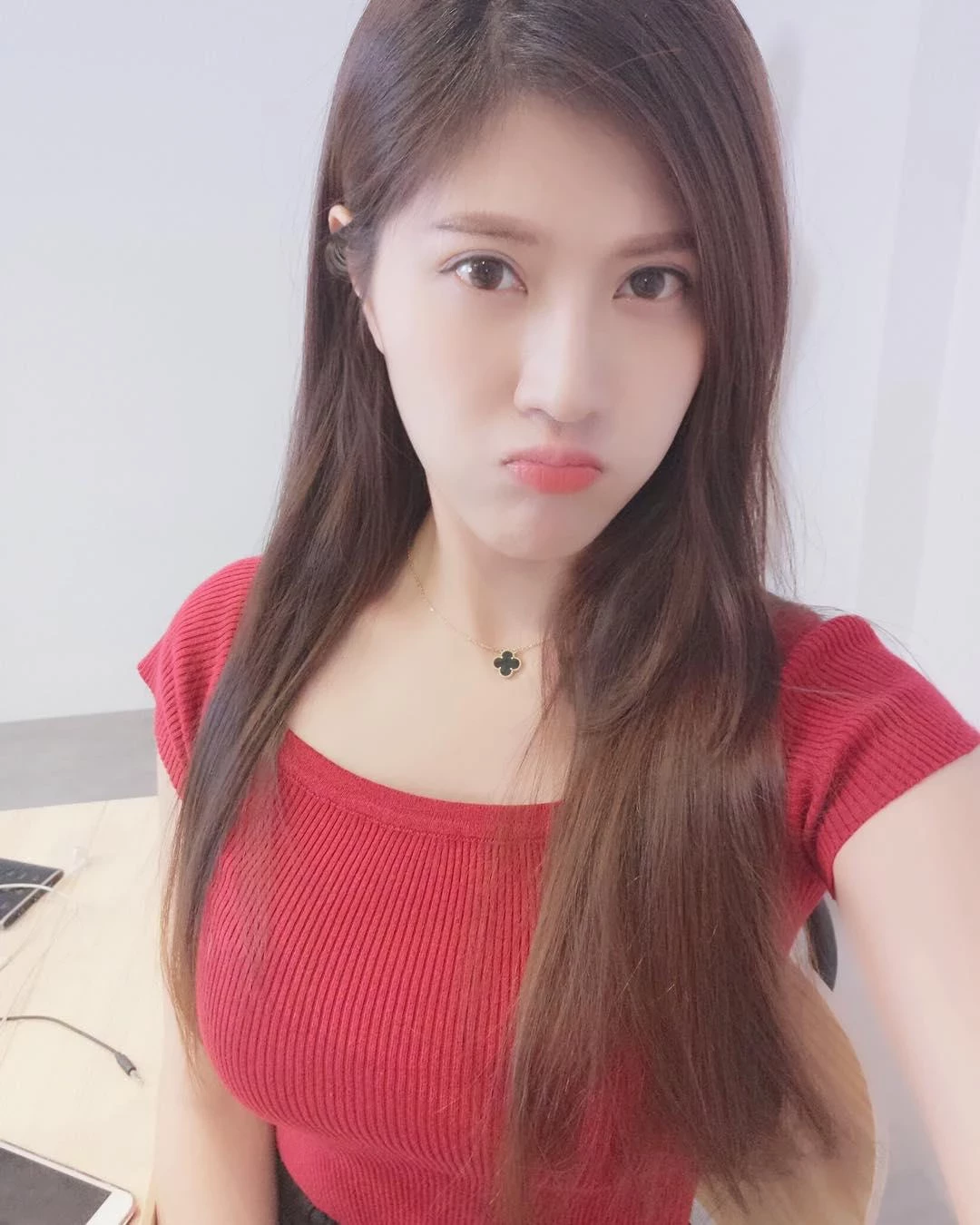 4266865.webp