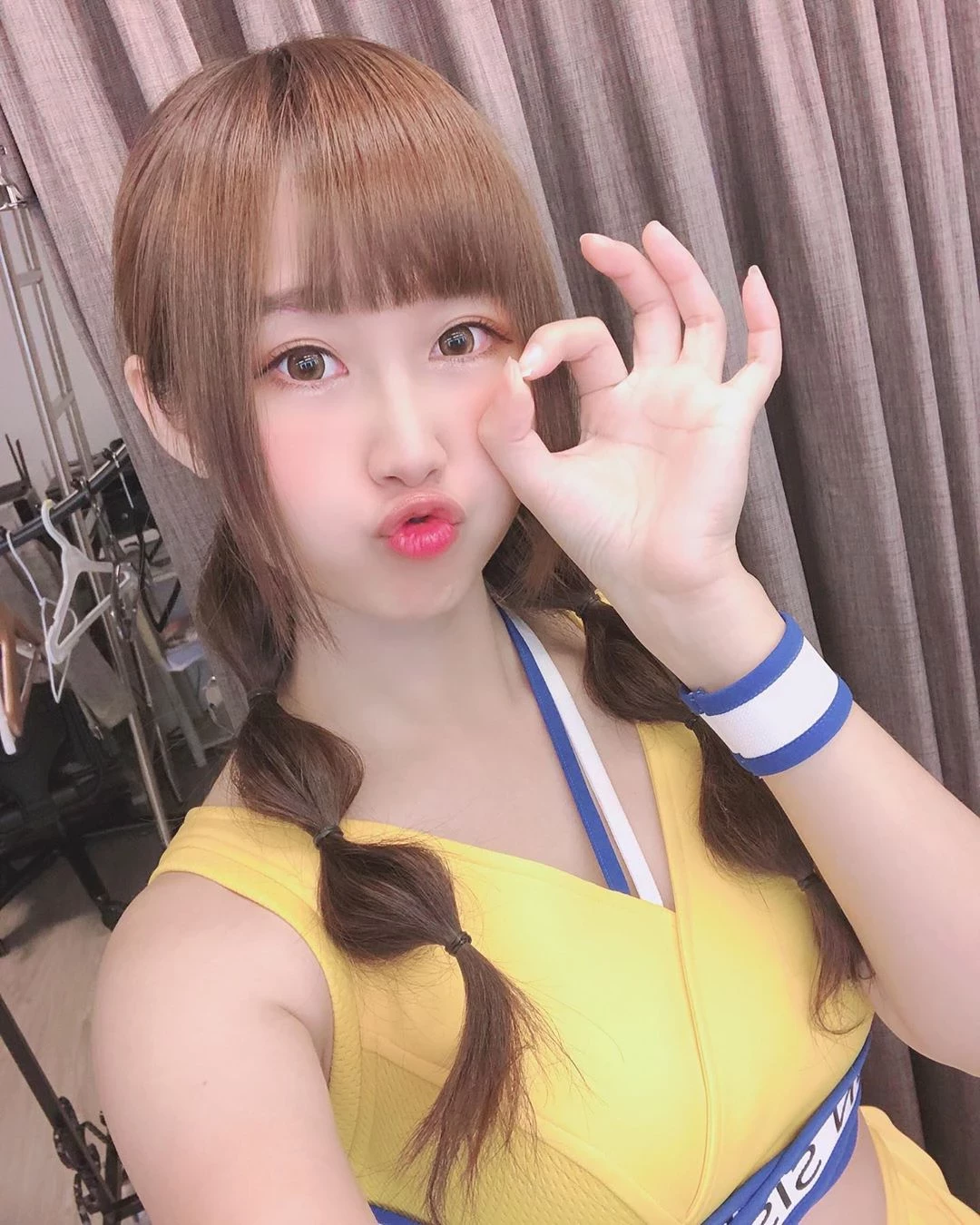 4047009.webp