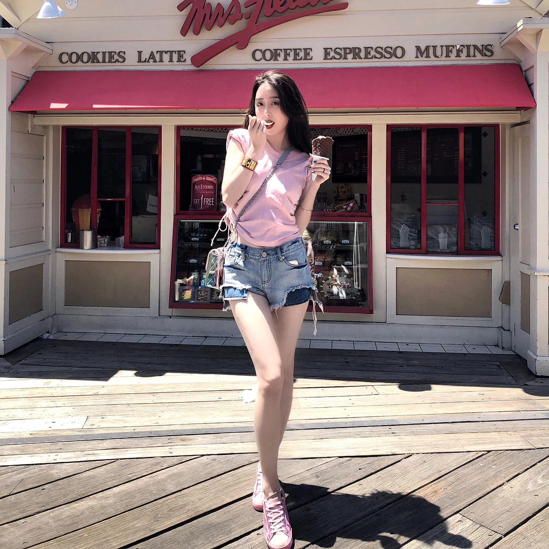 4397931.webp