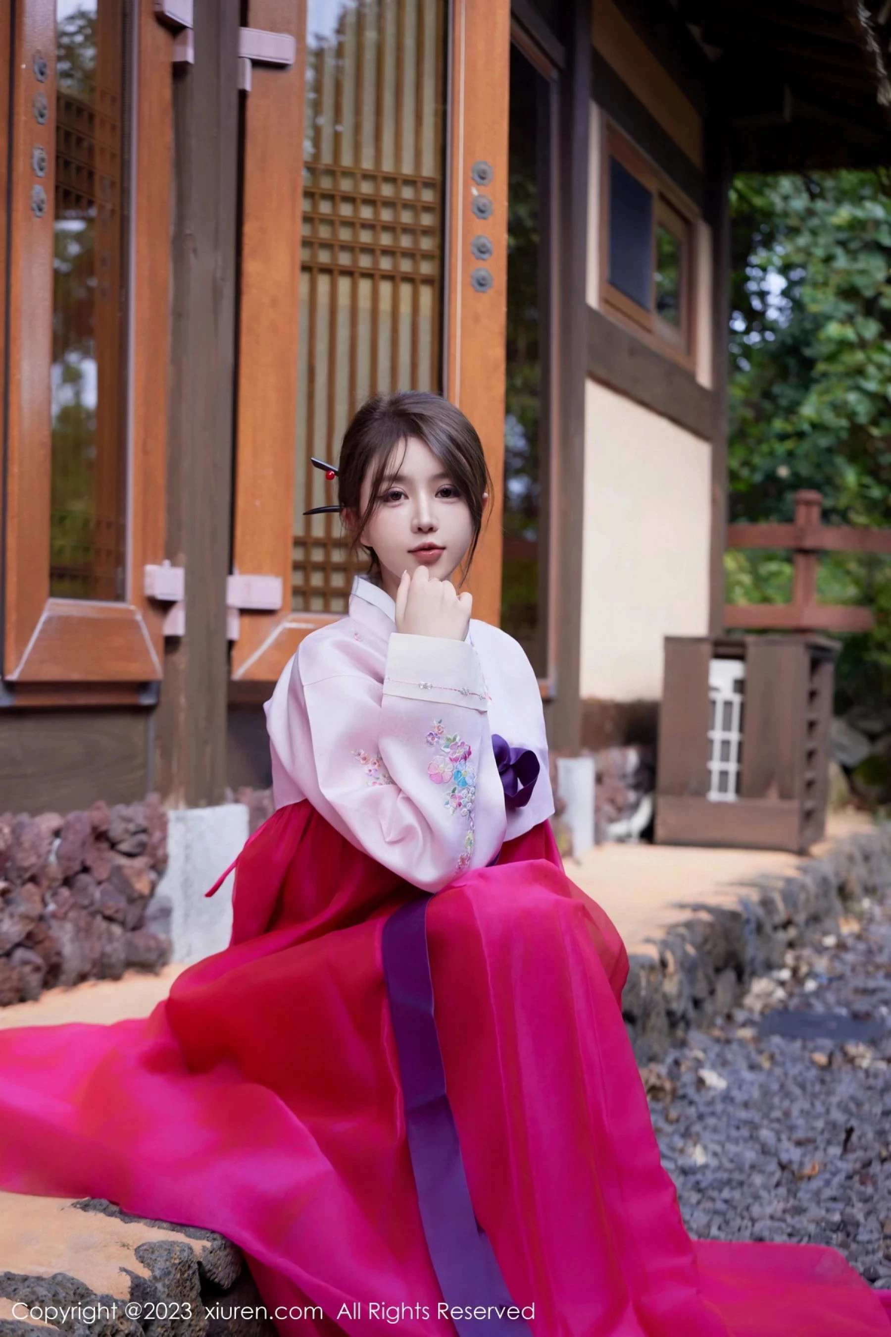 28494515.webp