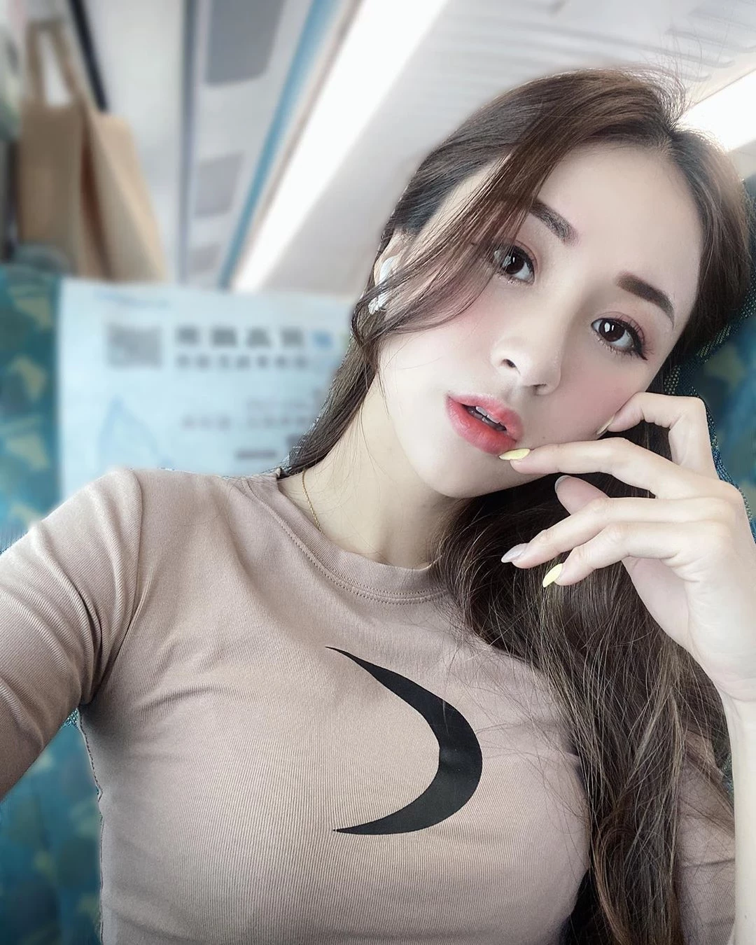 4047146.webp