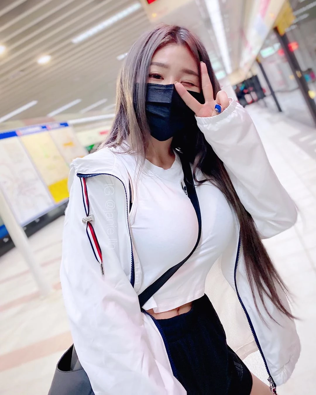 4047159.webp