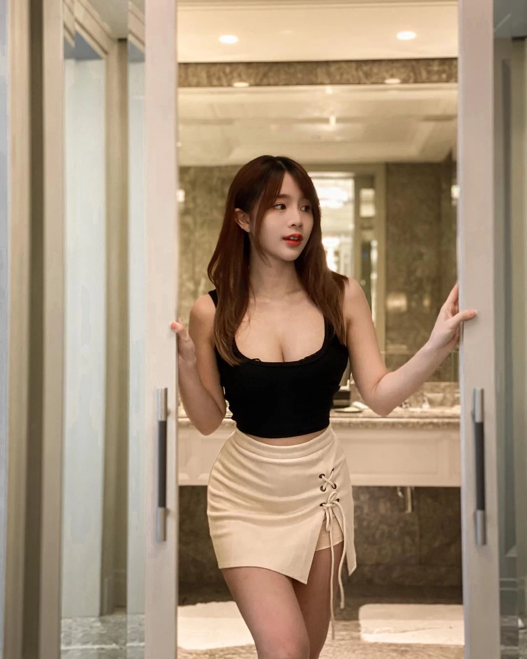 19430628.webp