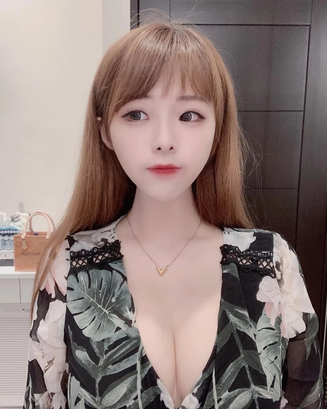 4046660.webp