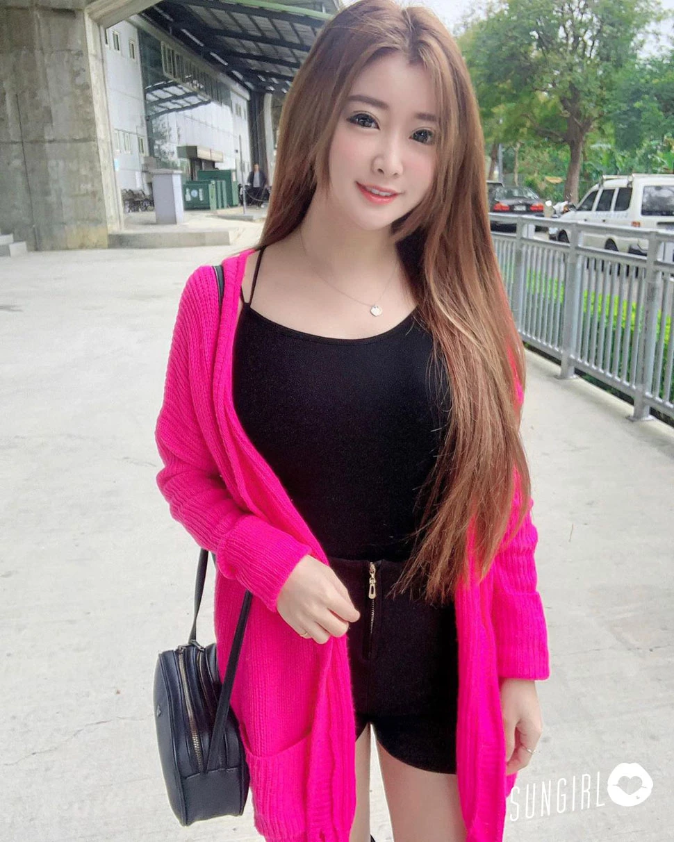 4063940.webp