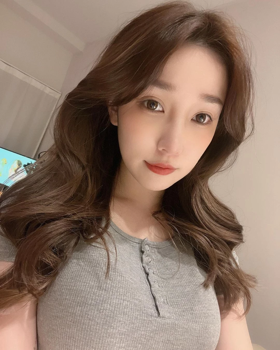24318868.webp