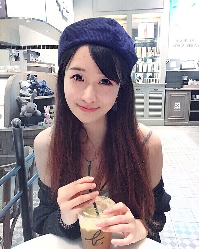 4852221.webp