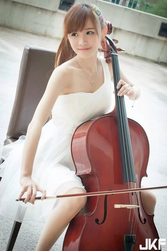 185702g00pzz0mkkzth02f.webp