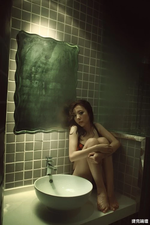 113536pqf8eiszovf0figb.webp
